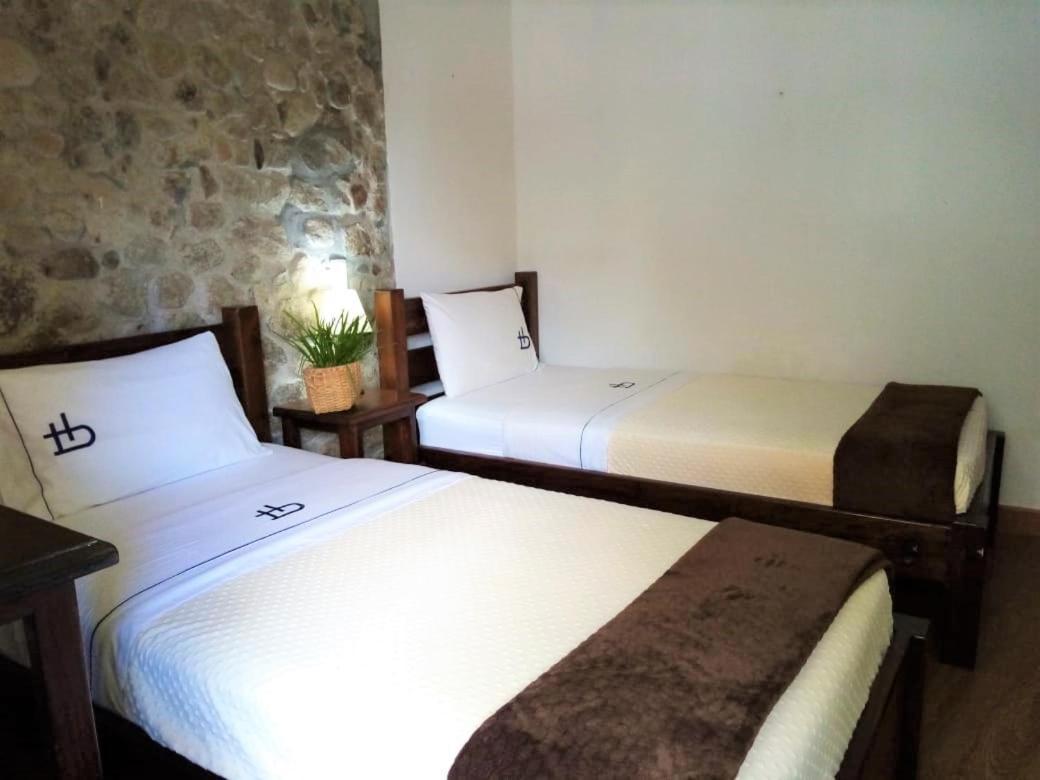 Ecohotel Bordones Isnos Екстер'єр фото