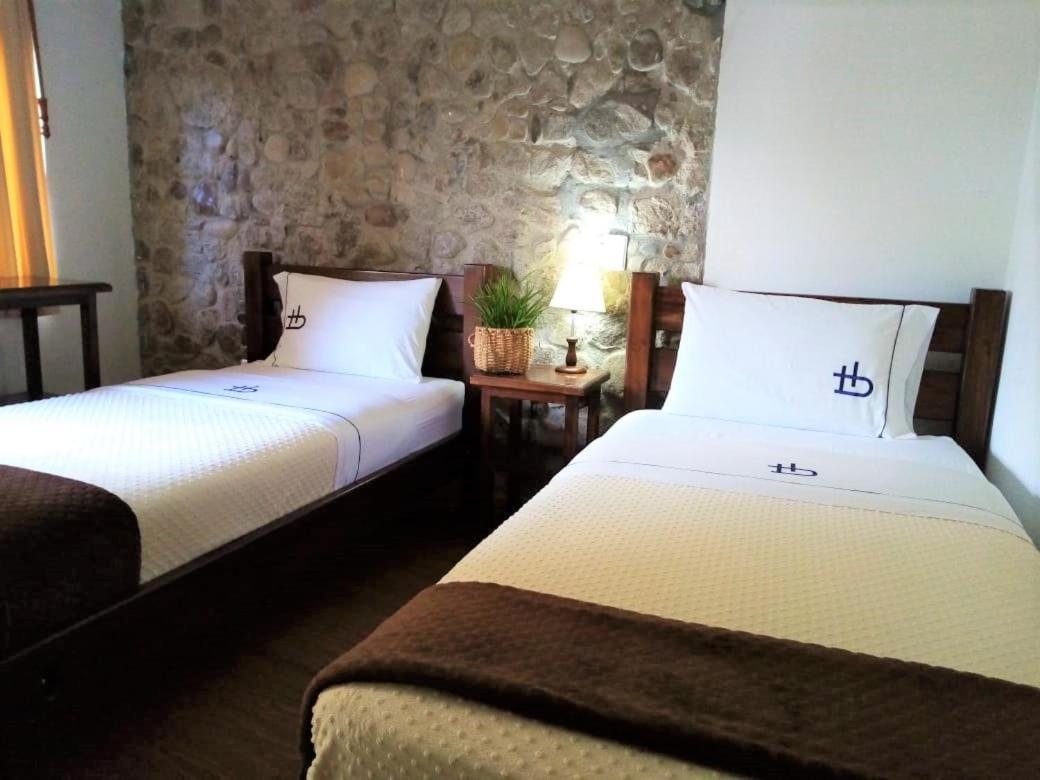 Ecohotel Bordones Isnos Екстер'єр фото